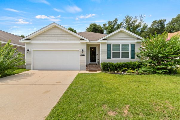 Attached, Exterior, Facade, Ranch