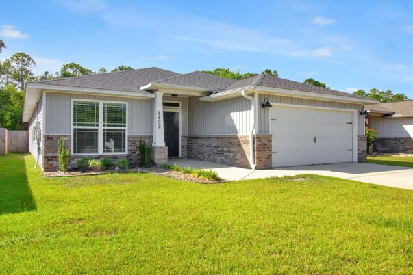 Attached, Exterior, Facade, Ranch