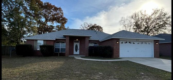 Attached, Exterior, Facade, Brick Facade, Ranch