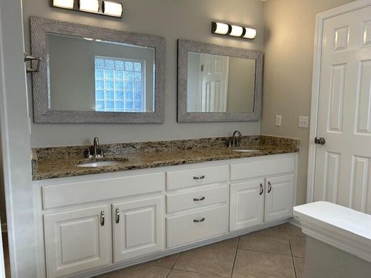 Bathroom, Dual Sink Vanities, Interior