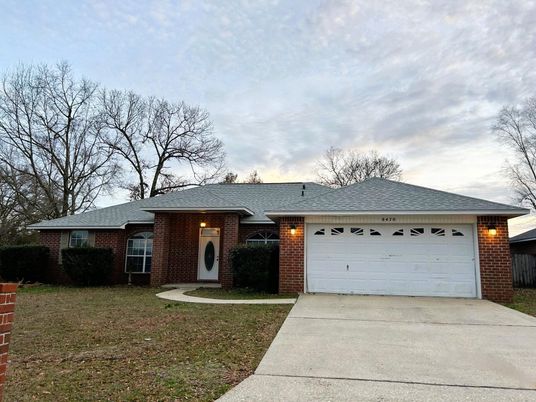 Attached, Exterior, Facade, Brick Facade, Ranch