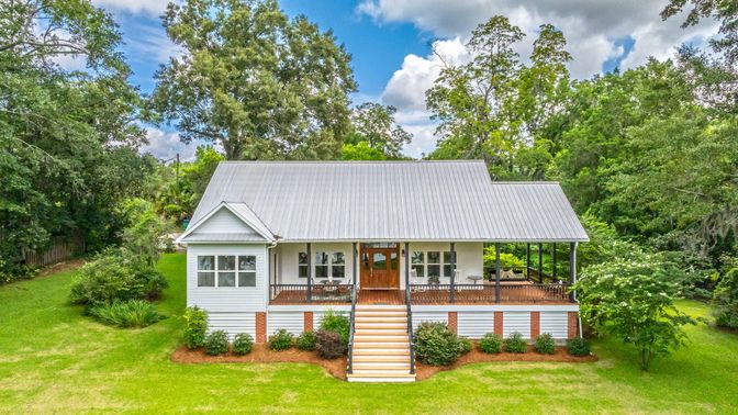 Backyard, Exterior, Facade, Cape Cod