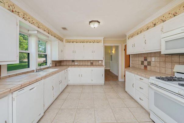 Interior, Kitchen, Tile Countertops