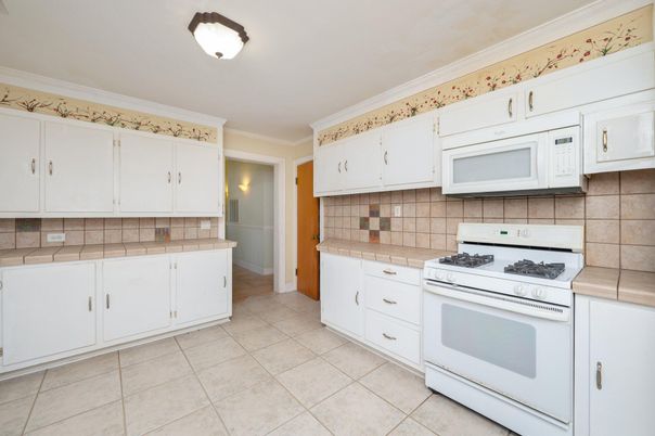 Interior, Kitchen, Tile Countertops