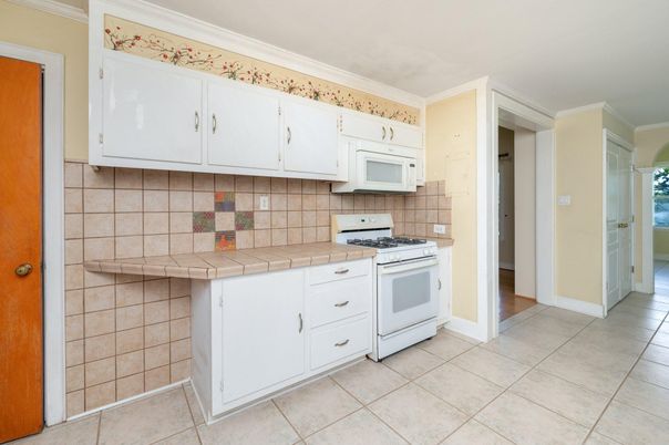 Interior, Kitchen, Tile Countertops