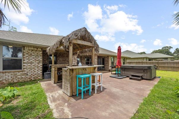 Exterior, Hot Tub