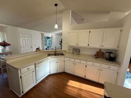 Interior, Kitchen, Pendant Lights, Wood Texture Flooring
