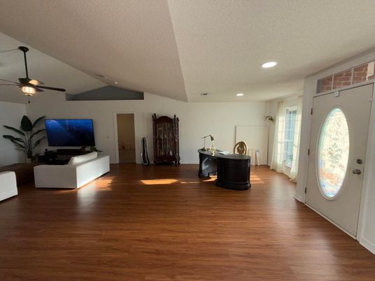 Interior, Recessed Lighting, Wood Texture Flooring