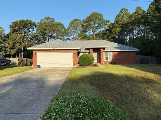 Attached, Exterior, Facade, Brick Facade, Ranch