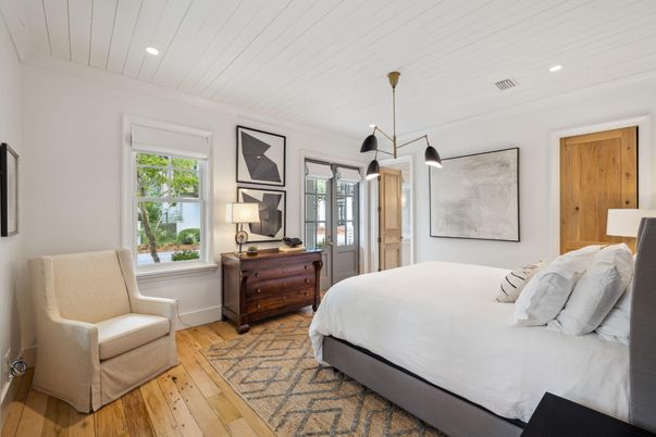 Bedroom, Interior, Pendant Lights, Recessed Lighting, Wood Texture Flooring
