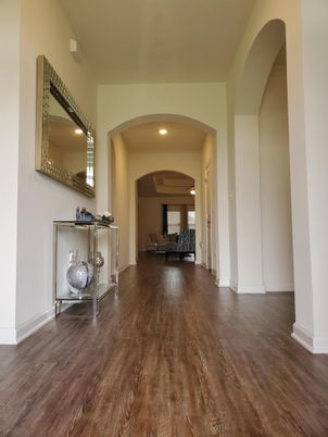 Interior, Recessed Lighting, Wood Texture Flooring