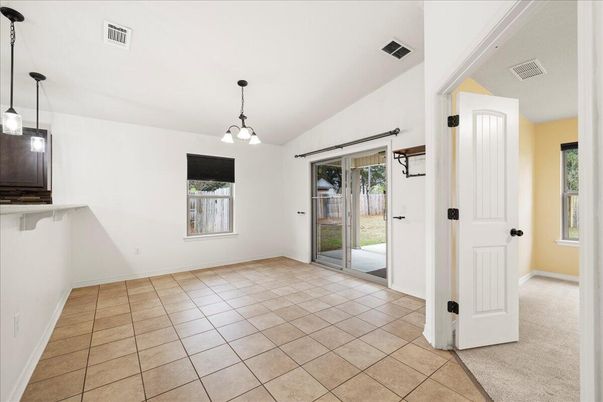 Empty room, Interior, Pendant Lights