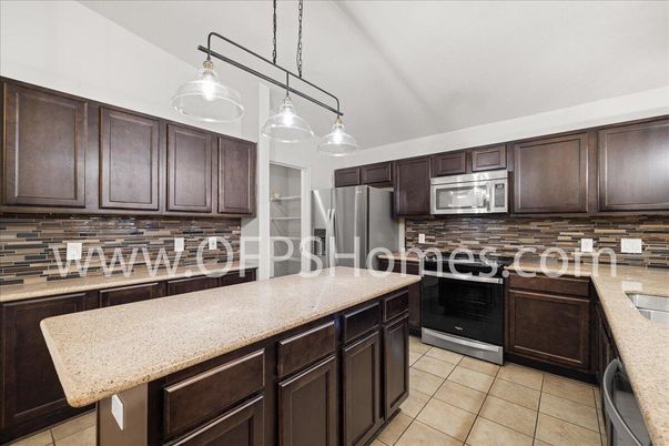Interior, Kitchen, Pendant Lights, Stainless Steel Appliances