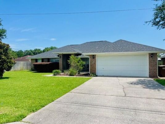 Attached, Backyard, Exterior, Facade, Brick Facade, Ranch