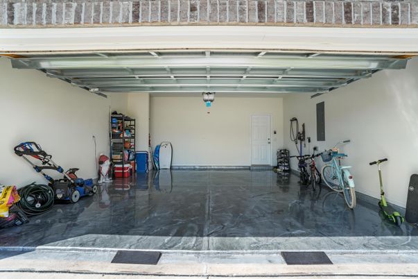 Garage, Interior