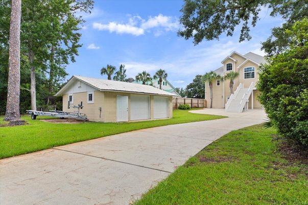 Backyard, Exterior