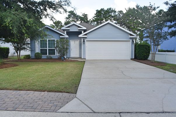 Attached, Exterior, Facade, Ranch