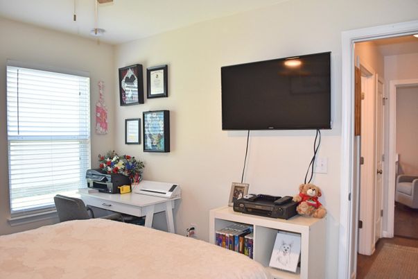 Home Office, Interior