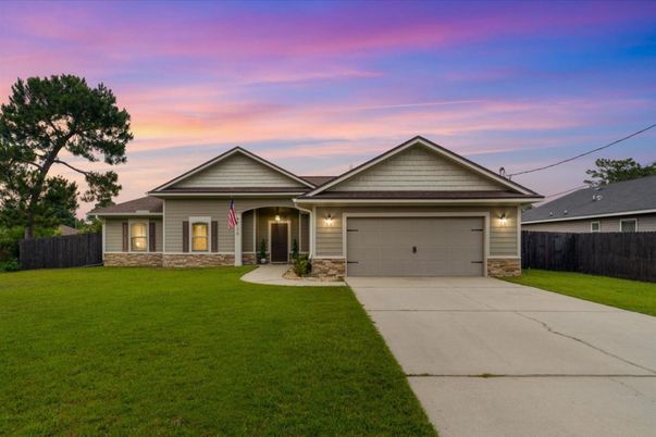 Attached, Exterior, Facade, Ranch
