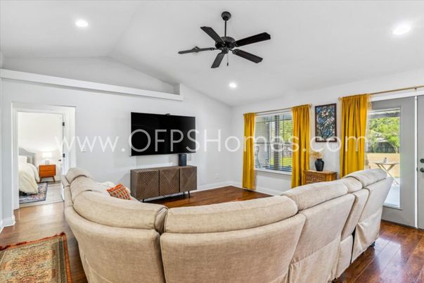 Bedroom, Interior, Living room, Recessed Lighting, Wood Texture Flooring