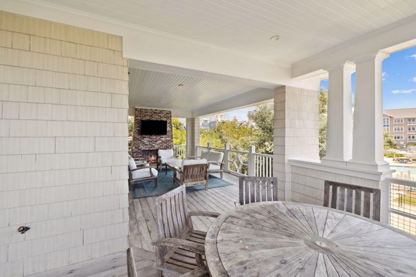 Exterior, Fireplace