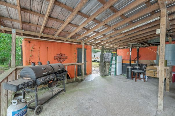 Exterior, Wooden Beams