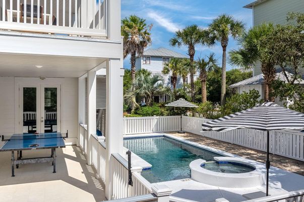 Exterior, Pool