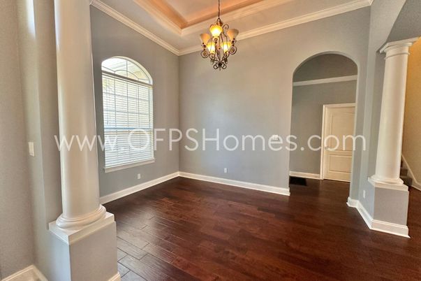 Chandelier, Empty room, Interior, Wood Texture Flooring