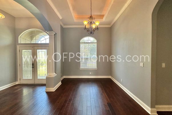 Chandelier, Empty room, Interior, Wood Texture Flooring