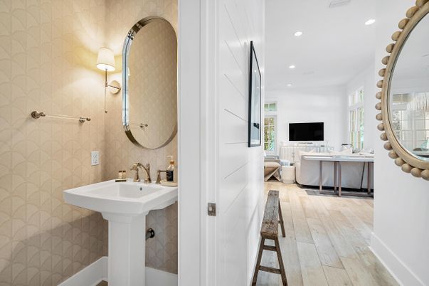 Bathroom, Interior, Living room, Recessed Lighting, Wood Texture Flooring