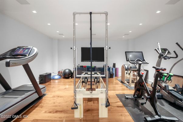 Fitness Equipment, Interior, Recessed Lighting, Wood Texture Flooring