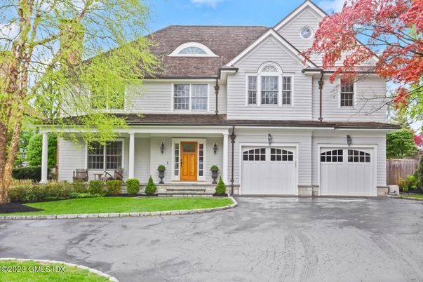 Attached, Exterior, Facade, Farmhouse