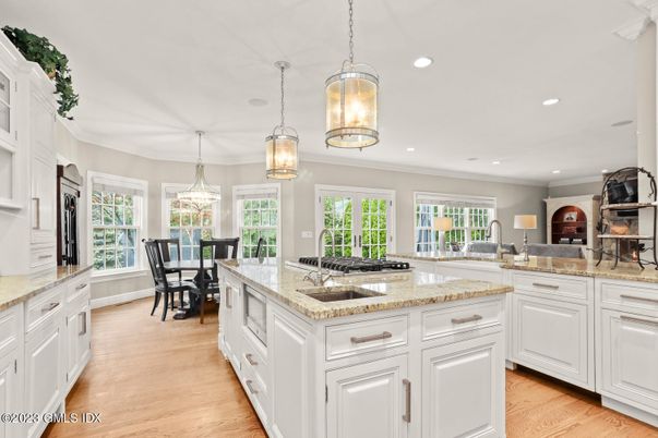 Chandelier, Dining room, Interior, Kitchen, Pendant Lights, Recessed Lighting, Wood Texture Flooring