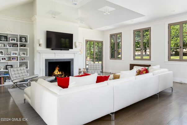 Fireplace, Interior, Living room, Pendant Lights, Recessed Lighting, Wood Texture Flooring