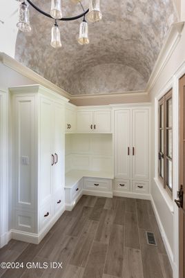 Interior, Pendant Lights, Wood Texture Flooring