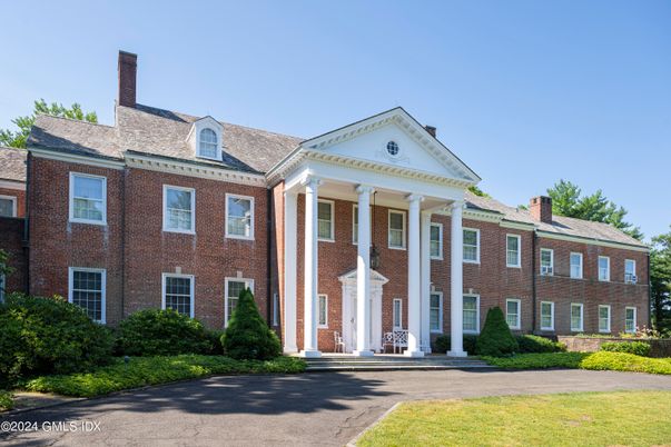 Exterior, Facade, Brick Facade, Georgian