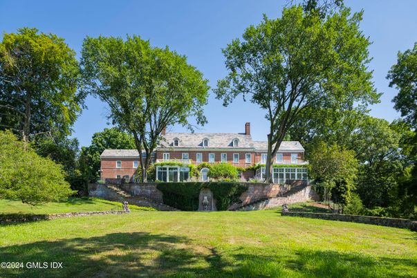 Backyard, Exterior, Facade, Brick Facade, Georgian