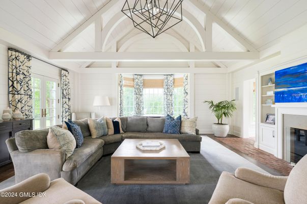 Fireplace, Interior, Living room