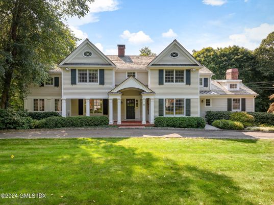 Backyard, Exterior, Facade, Queen Anne Victorian