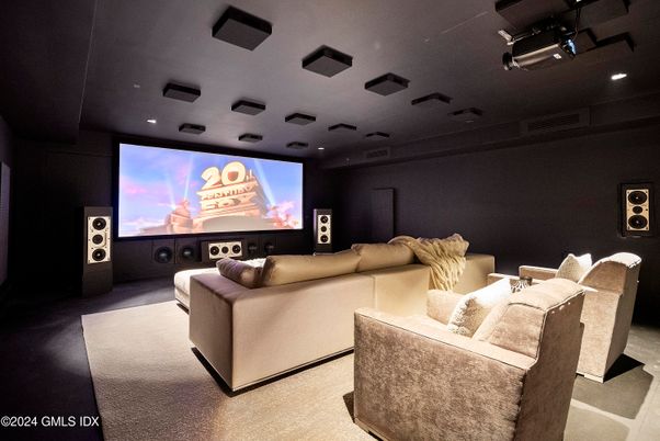 Interior, Projection Screen, Recessed Lighting, Theatre Room