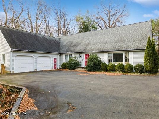 Attached, Exterior, Facade, Cape Cod