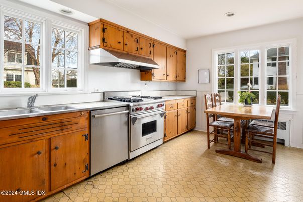 Dining room, Interior, Kitchen, Recessed Lighting, Stainless Steel Appliances