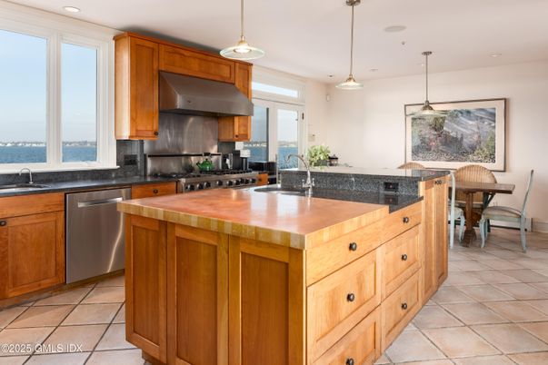 Dining room, Interior, Kitchen, Pendant Lights, Recessed Lighting, Stainless Steel Appliances, Water