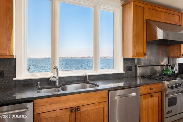 Interior, Kitchen, Stainless Steel Appliances, Water