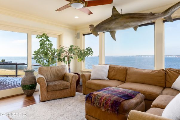 Interior, Living room, Recessed Lighting, Water, Wood Texture Flooring
