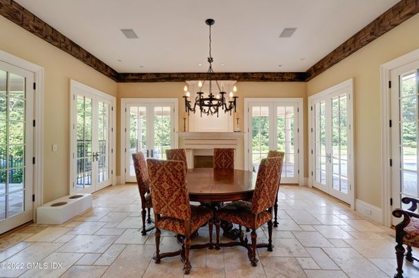 Chandelier, Dining room, Fireplace, Interior, Pendant Lights