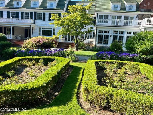 Backyard, Exterior, Facade, Queen Anne Victorian