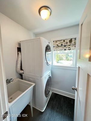 Interior, Washer, Wood Texture Flooring