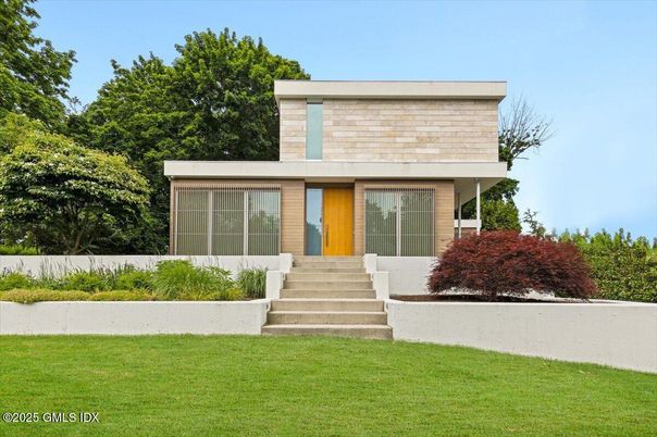 Backyard, Exterior, Facade, Modern