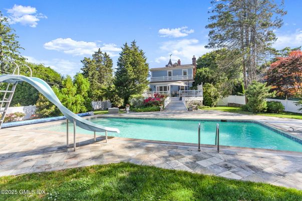 Exterior, Playground, Pool